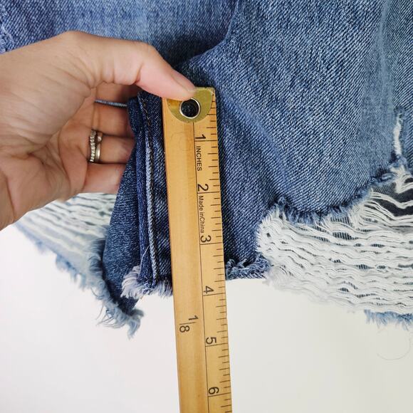 Judy Blue Distressed Denim Shorts Women’s Size Large L Raw Hem High Rise Cutoff - Picture 13 of 13